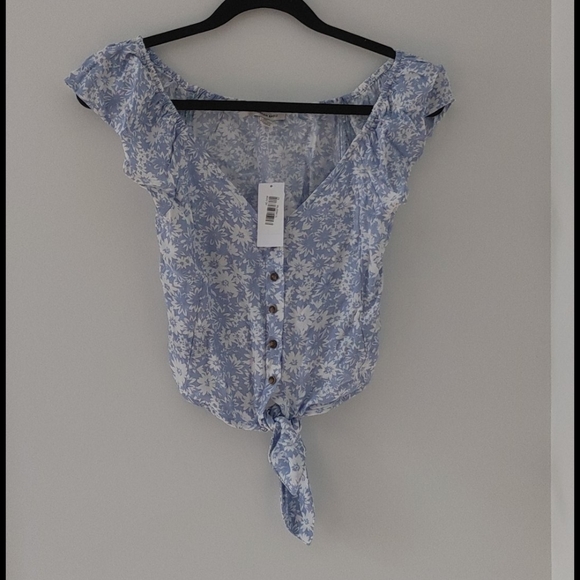 American Eagle Outfitters Tops - American Eagle tie-front blouse in XXS
